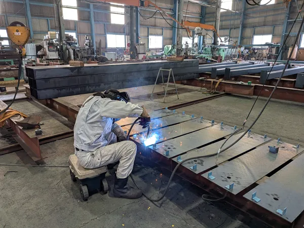 鉄骨溶接の仕事内容を見る