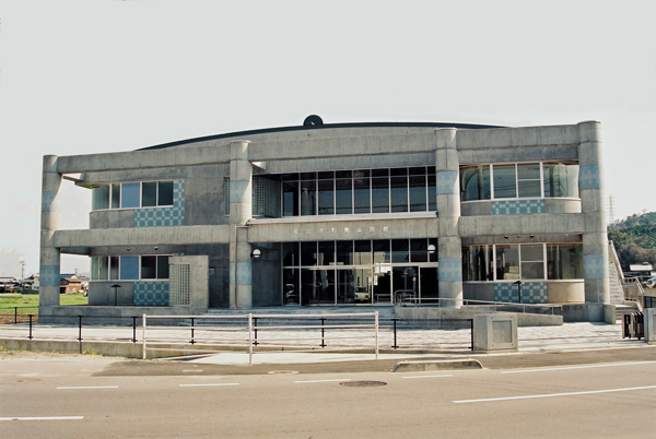 和気公民館外観